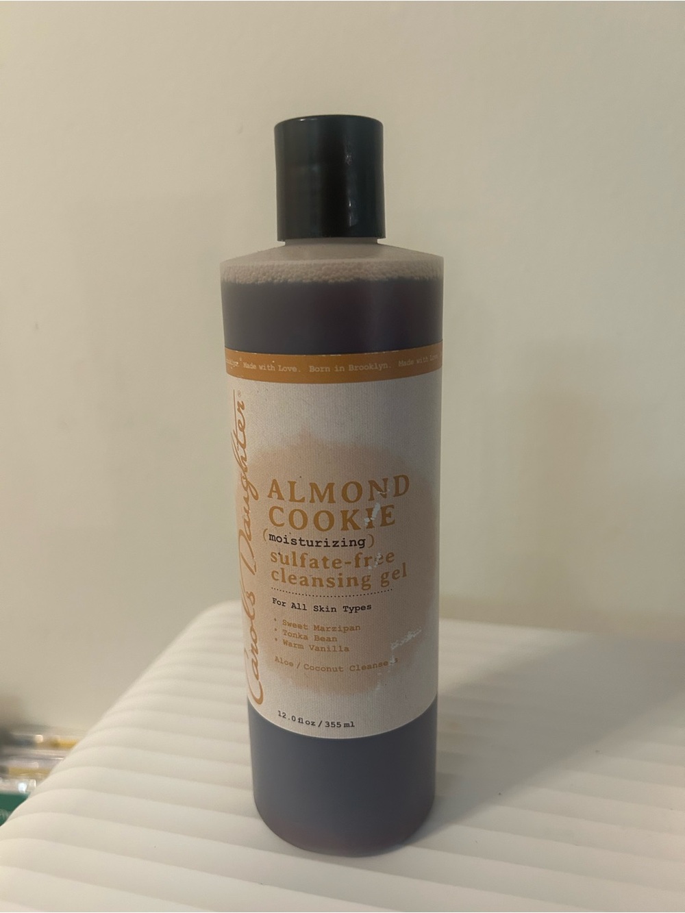 Almond Cookie Moisturizing Cleansing Gel - Light Brown Bottle